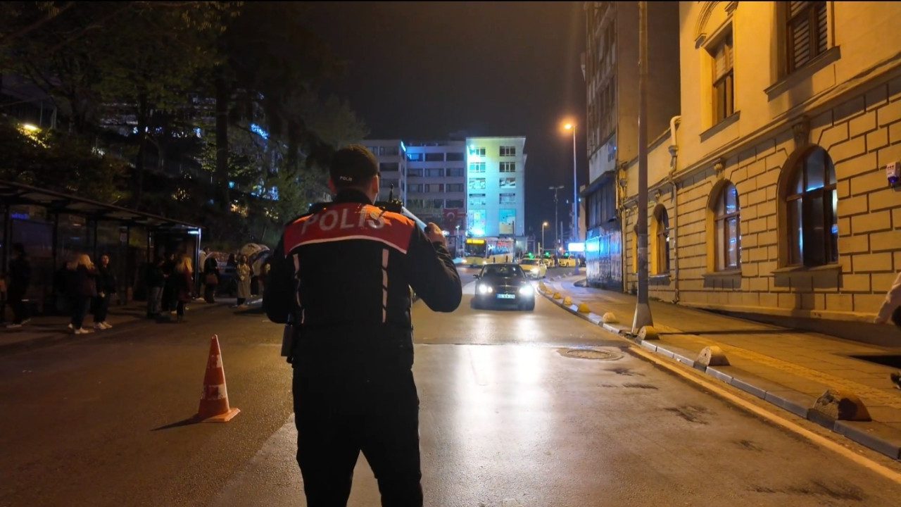 İstanbul Kadıköy’de Helikopter Destekli Polis Denetimi