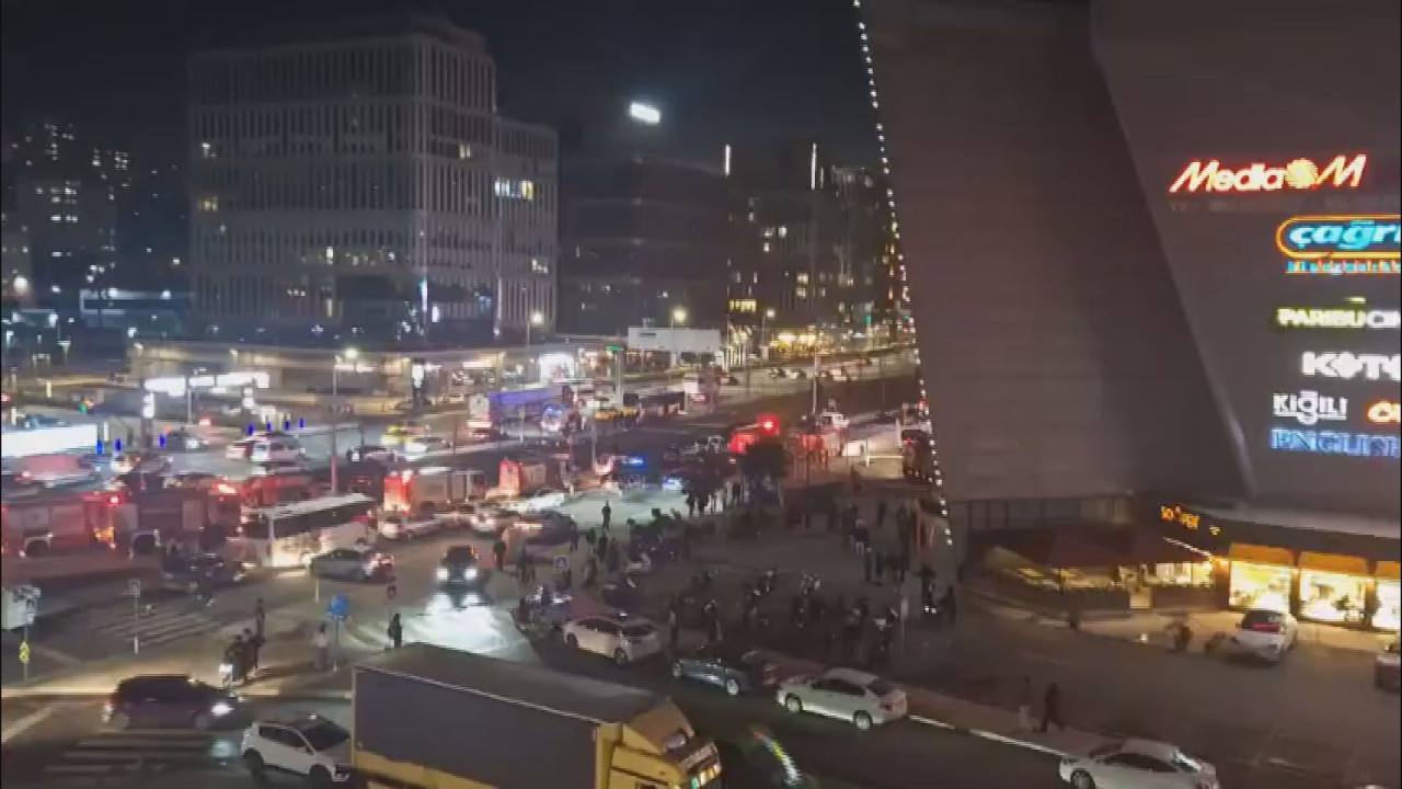 İstanbul Kağıthane’de AVM Yangını