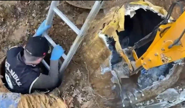 İstanbul’da Büyük Operasyon: Toprağın Altından Çuval Çuval Çıktı, Görenler İnanamadı