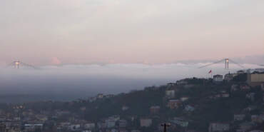 İstanbul’da Hayalet Köprü: FSM Sisin İçinde Kayboldu