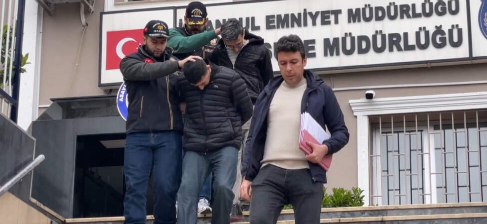 İstanbul’da Metro ve Durak Hırsızları Kamerada