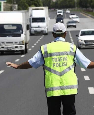 İstanbullular Dikkat: 3 İlçede Yollar Kapanıyor, Tramvay ve Vapurlar Devre Dışı
