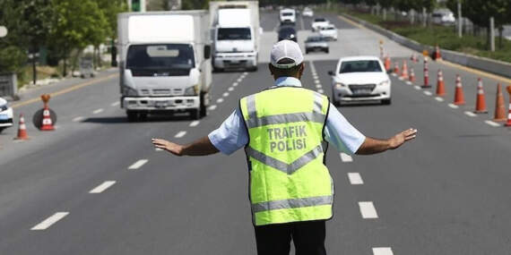 İstanbullular Dikkat: 3 İlçede Yollar Kapanıyor, Tramvay ve Vapurlar Devre Dışı
