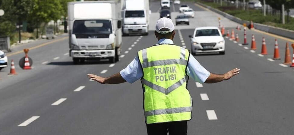 İstanbullular Dikkat: 3 İlçede Yollar Kapanıyor, Tramvay ve Vapurlar Devre Dışı