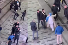İstiklal Caddesi Karıştı: Tekmeli Yumruklu Kavgada Teyze Yeğenine Siper Oldu