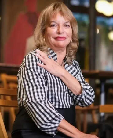 Kemal Kılıçdaroğlu İçin ‘Kılıç Artığı’ İfadesini Kullanan Mine Kırıkkanat, Cumhuriyet’teki Yazılarına Ara Verdi