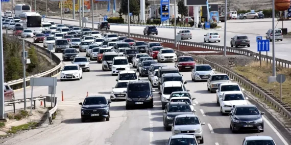 Kırıkkale’de Dönüş Yolculuğunda Yoğun Trafik