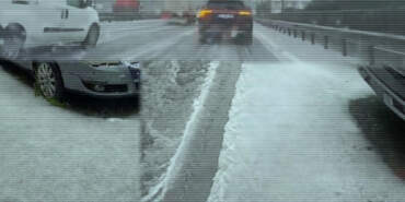 Kış İstanbul’a Geri Döndü: Yoğun Dolu Yolları Beyaza Bürüdü