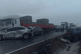 Kontrolden Çıkan Yolcu Otobüsü Dehşet Saçtı! 10 araca çarptı, 7 yaralı