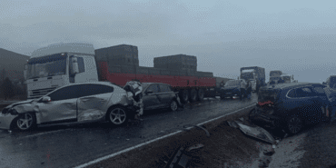 Kontrolden Çıkan Yolcu Otobüsü Dehşet Saçtı! 10 araca çarptı, 7 yaralı