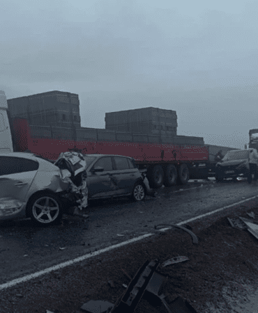 Kontrolden Çıkan Yolcu Otobüsü Dehşet Saçtı! 10 araca çarptı, 7 yaralı