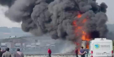 Kuzey Marmara Otoyolu’nda TIR Yangını: Üstü Üste Patlama Sesleri, Yol Trafiğe Kapandı