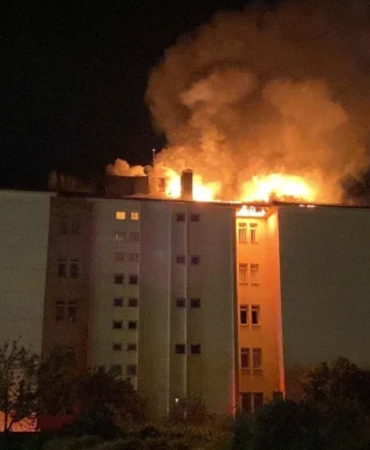 Lise Yurdunda Korkutan Yangın! 46 Öğrenci Tahliye Edildi