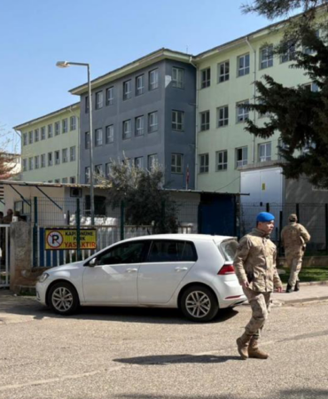 Liseye Silahlı Saldırı… 4 Yönetici Görevden Uzaklaştırıldı