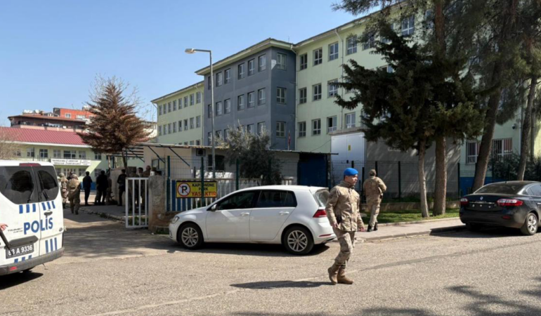 Liseye Silahlı Saldırı… 4 Yönetici Görevden Uzaklaştırıldı