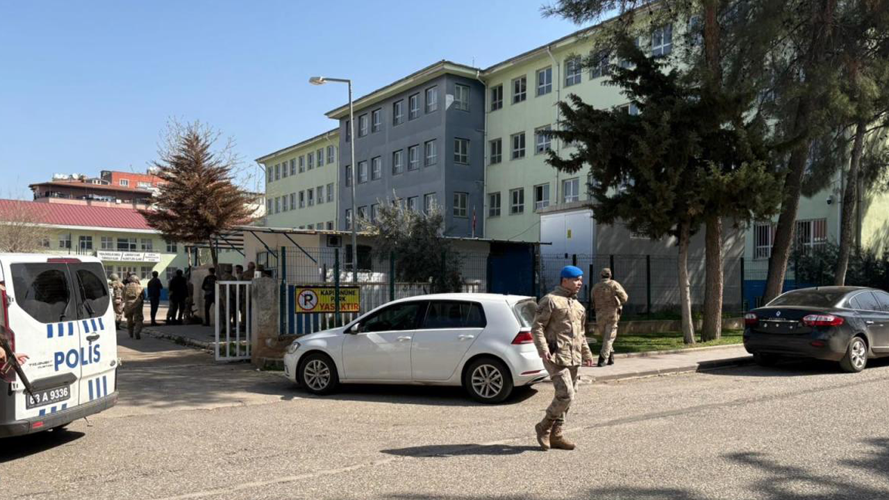 Liseye Silahlı Saldırı… 4 Yönetici Görevden Uzaklaştırıldı