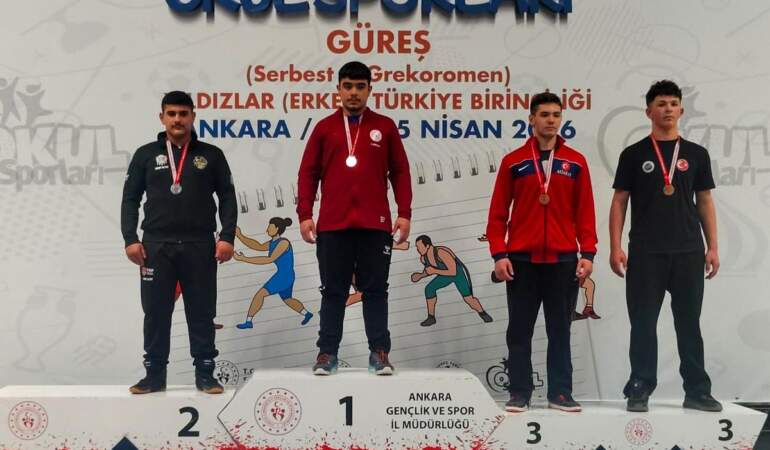 Manavgatlı güreşçi Umut Altay Türkiye ikincisi oldu