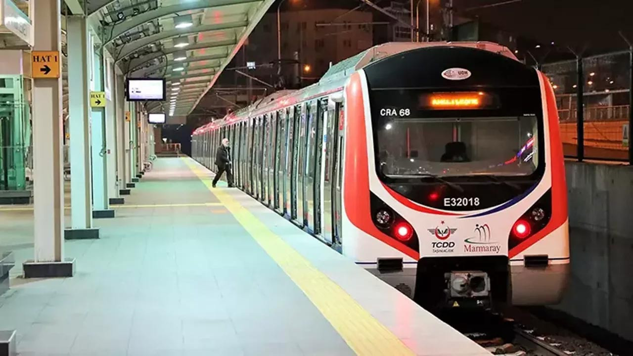 Marmaray’da İntihar Girişimi! Seferlerde Aksama Yaşanıyor