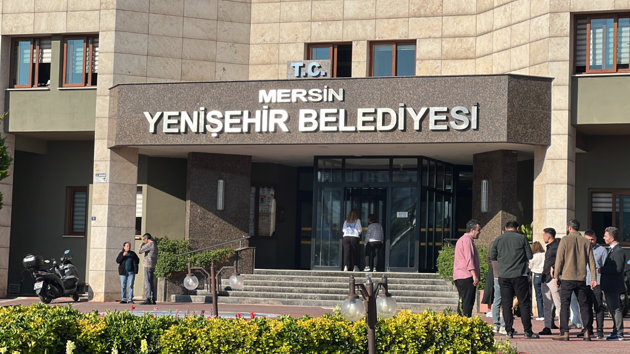 CHP’li Mersin Yenişehir Belediyesi’ne ‘Rüşvet’ Operasyonu: Çok Sayıda Gözaltı Var