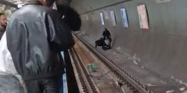 Metroda İntihar Girişimi: Vatandaşlar Canlarını Hiçe Sayıp Raylara Atladı