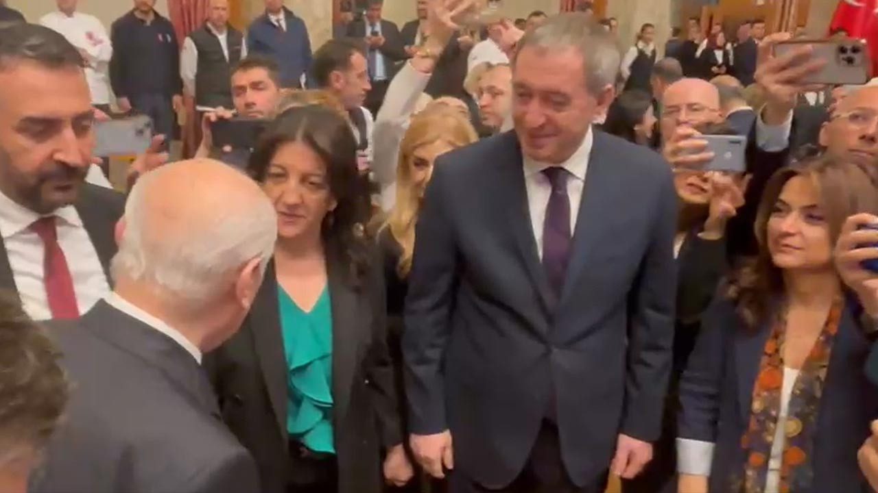MHP Lideri Devlet Bahçeli DEM Partililerle Selamlaştı