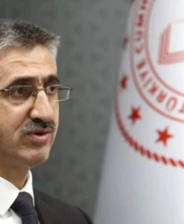 Milli Eğitim Bakan Yardımcısı Nazif Yılmaz Görevden Alındı