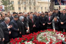 Muhsin Yazıcıoğlu, mezarı başında anıldı