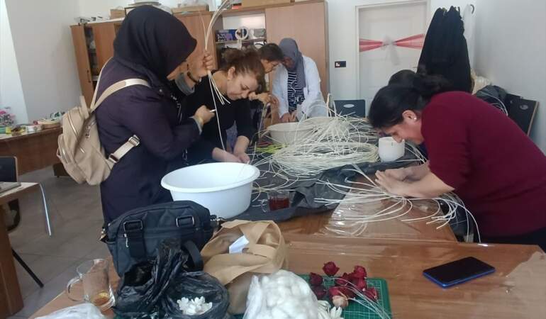 Nallıhan’daki ADEM’de 230 kadın kurslara katılıyor