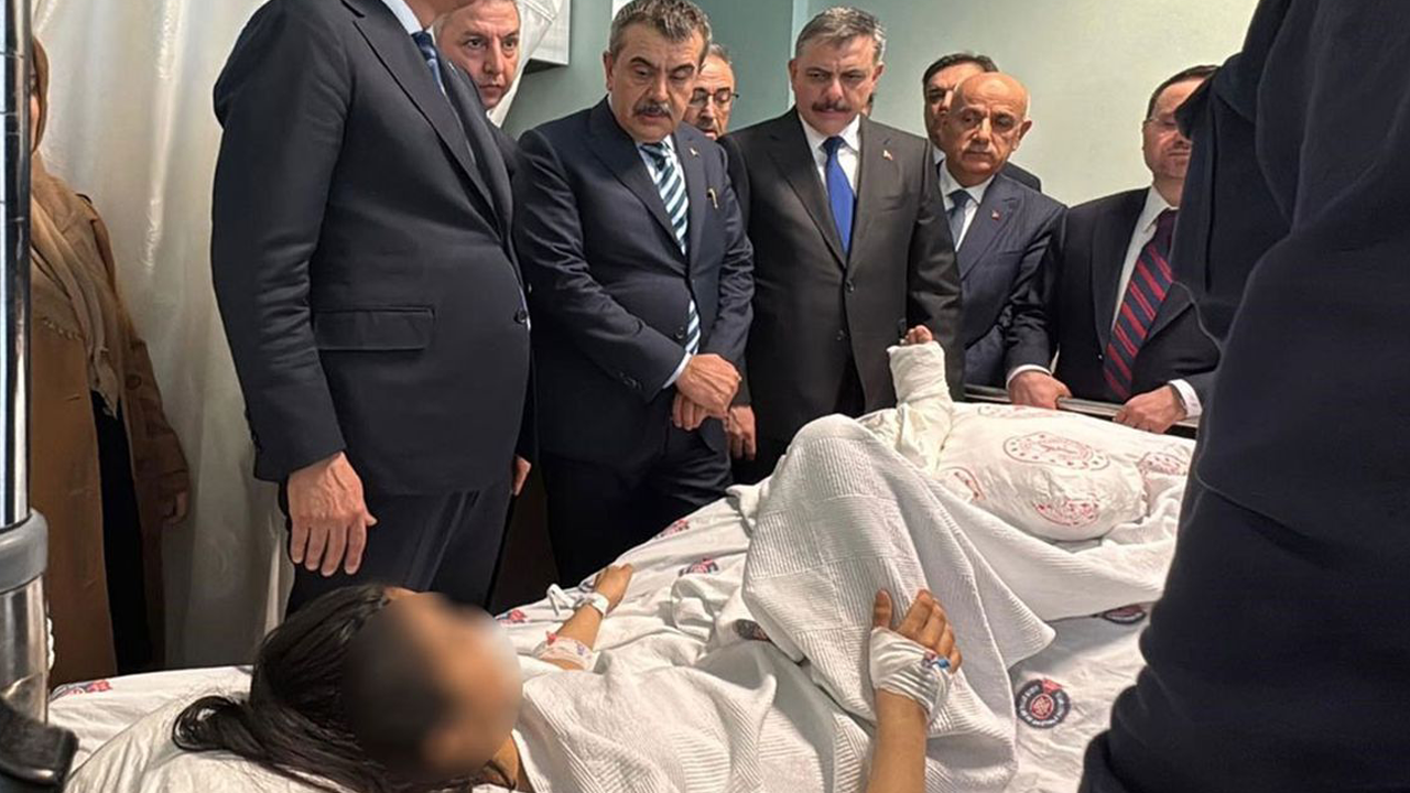 Okula Saldırıda Yaralanan Öğrenci, Dehşet Anlarını Anlattı: ‘Herkes Panikle Pencereden Atladı’