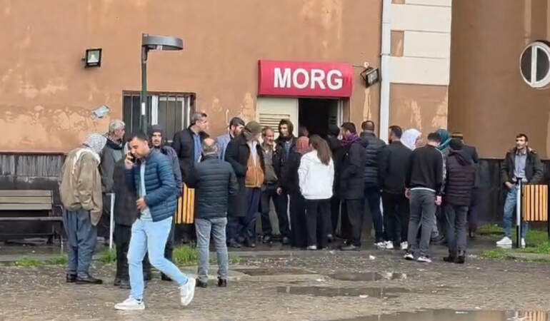 Okulun Bahçesine Yıldırım Düştü! 2 Çocuk Öldü