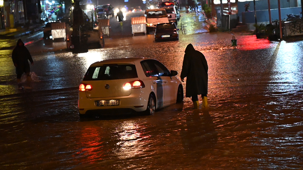 Osmaniye’yi Sağanak Vurdu, Dereler ve Çaylar Taştı!