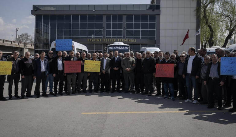 Özel Halk Otobüsleri Kontak Kapatmaya Hazırlanıyor: Şoförlerden Ücretlere Zam Talebi