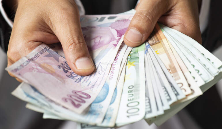 Piyasalarda İlk Rakamlar: Dolar 45 Lira Sınırında