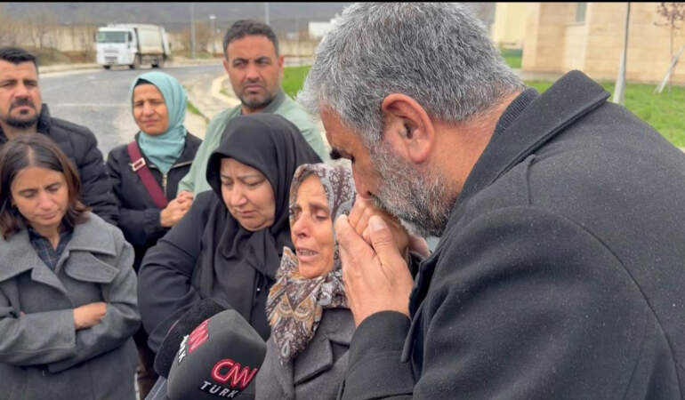 Rojin Kabaiş’in Babasından Gülistan Doku’nun Ailesine Ziyaret