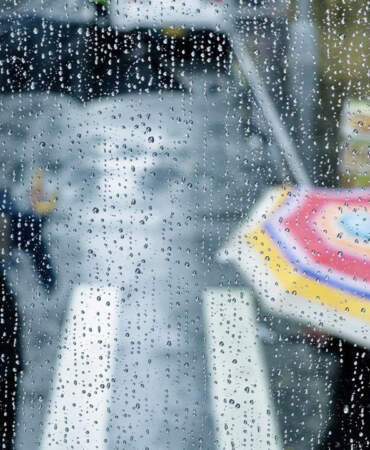 Sağanak Geliyor, Sıcaklıklar Düşüyor: Dışarıya Çıkacaklar Dikkat! Meteoroloji Saat Verip Uyardı