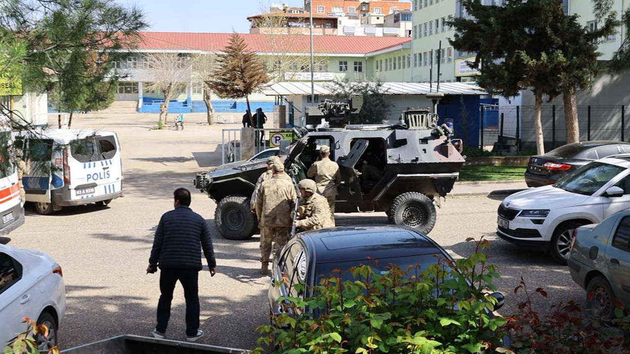 Şanlıurfa’da Liseye Kanlı Baskın: Av Tüfeğiyle Girdi Rastgele Ateş Açtı, İntihar Etti! Yaralılar Var