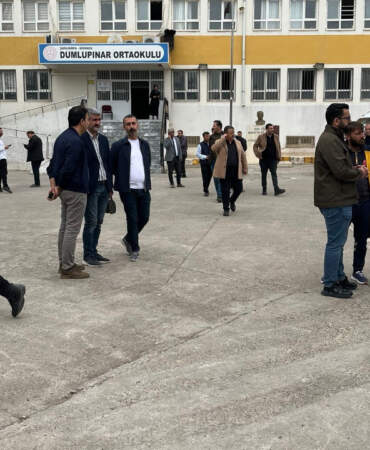 Şanlıurfa’da Ortaokulda Öğretmene Bıçaklı Saldırı Girişimi