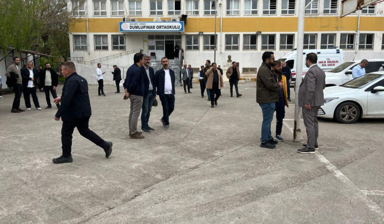 Şanlıurfa’da Ortaokulda Öğretmene Bıçaklı Saldırı Girişimi