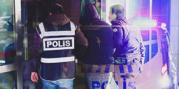 Suç Örgütünün ‘Çek-Senet’ Tezgahı Çöktü: İstanbul’da 18 Gözaltı
