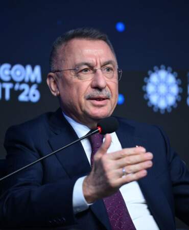 Oktay: Türkiye, Doğu ve Batı ile İletişimde Avantajlı Konumda