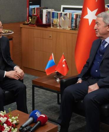 TBMM Milli Savunma Komisyonu Başkanı Akar, Moğolistan’ın Ankara Büyükelçisi Gombosuren ile görüştü