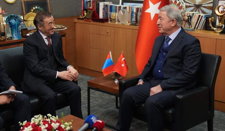 TBMM Milli Savunma Komisyonu Başkanı Akar, Moğolistan’ın Ankara Büyükelçisi Gombosuren ile görüştü