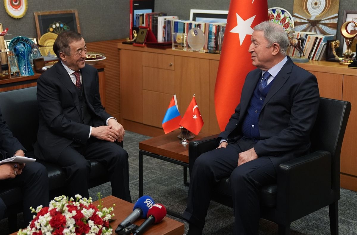 TBMM Milli Savunma Komisyonu Başkanı Akar, Moğolistan’ın Ankara Büyükelçisi Gombosuren ile görüştü