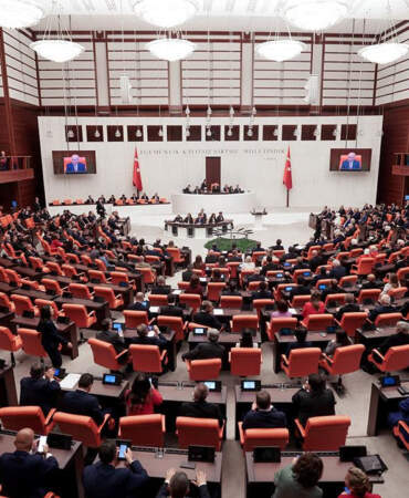 Torba Yasa Teklifinde Son Dakika Düzenlemesi: Pırlanta, Elmas ve İnciden ÖTV Alınsın Talebi Geri Çekildi
