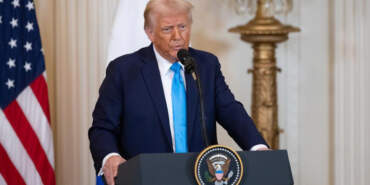 Trump İran’da Rejimi Değiştirdiklerini Açıkladı: İki ya da Üç Hafta İçinde Çekileceğiz