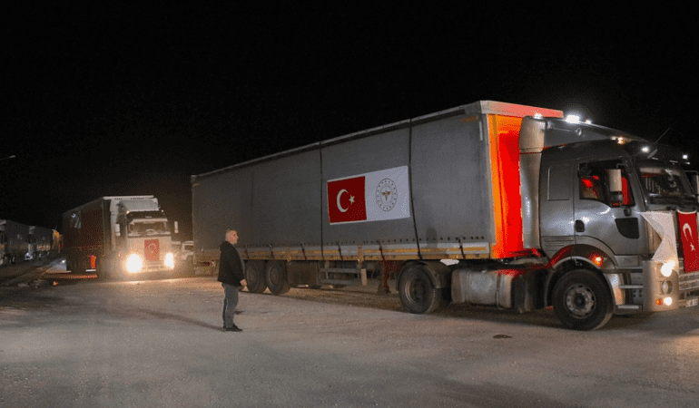 Türkiye’den İran’a Yardım Eli: 6 TIR’lık Tıbbi Malzeme Gönderiliyor
