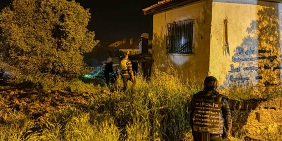 Uşak’ta Polis Ekiplerine Silahlı Saldırı: 1’i Ağır 2 Yaralı