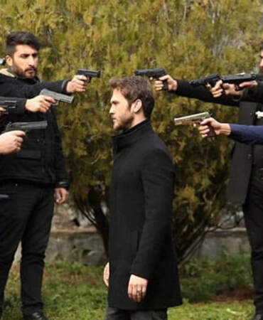 Yapı Kredi Bankası’ndan Flaş Karar: Şiddet İçerikli Dizi ve Yapımlara Reklam Verilmeyecek