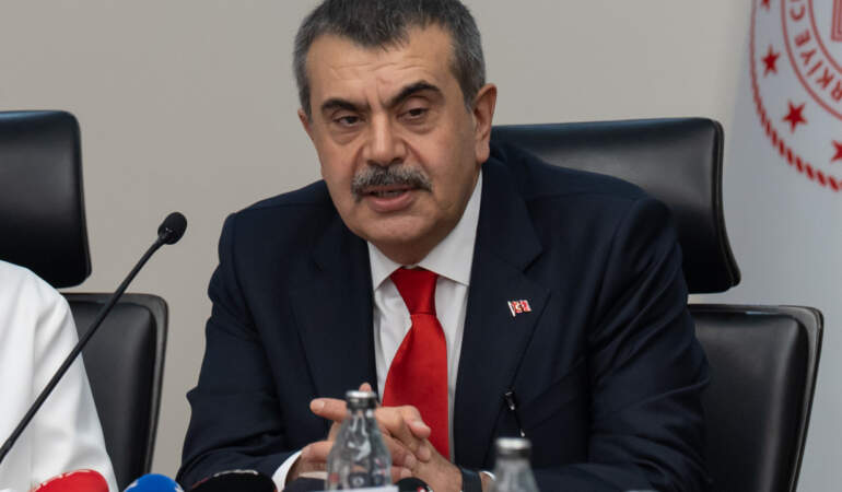 Yusuf Tekin Alınacak Önlemleri 7 Maddede Sıraladı: Okullarda Güvenlik Sistemi Sil Baştan