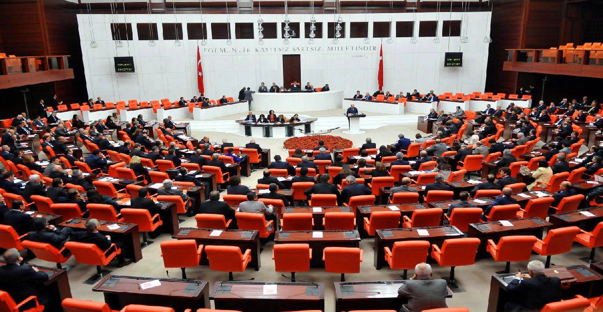 TBMM’ye Özgür Özel’in de aralarında olduğu yeni dokunulmazlık dosyaları sevk edildi